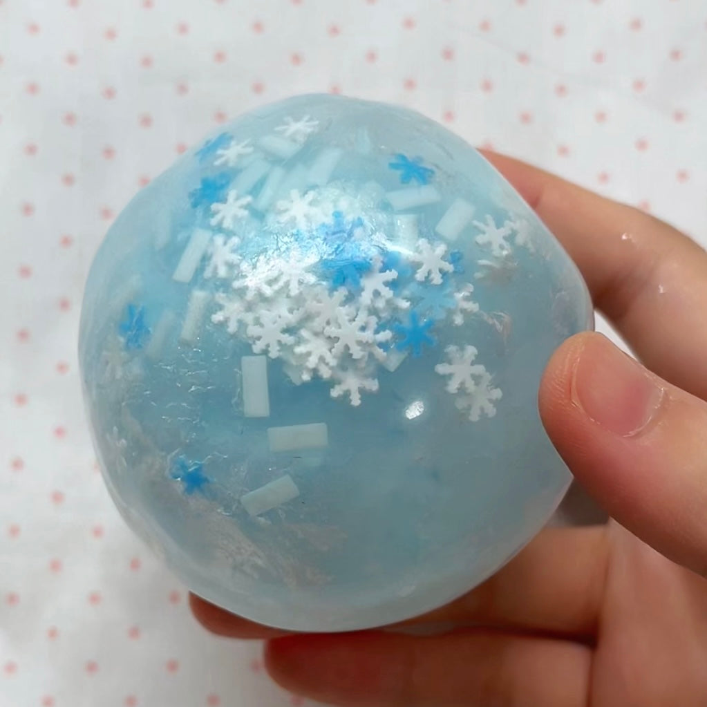 Hibernating Snow Island Cracking Wax Ball