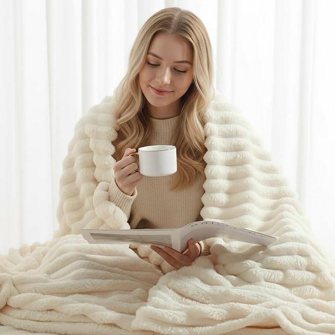 decorUhome Christmas Soft Fleece Cream White Throw Blanket for Couch, Cozy Fluffy Plush Flannel Striped Blanket for Sofa Bed, Lightweight Decorative Ribbed Fuzzy Blanket for Woman, 50x60 Inches