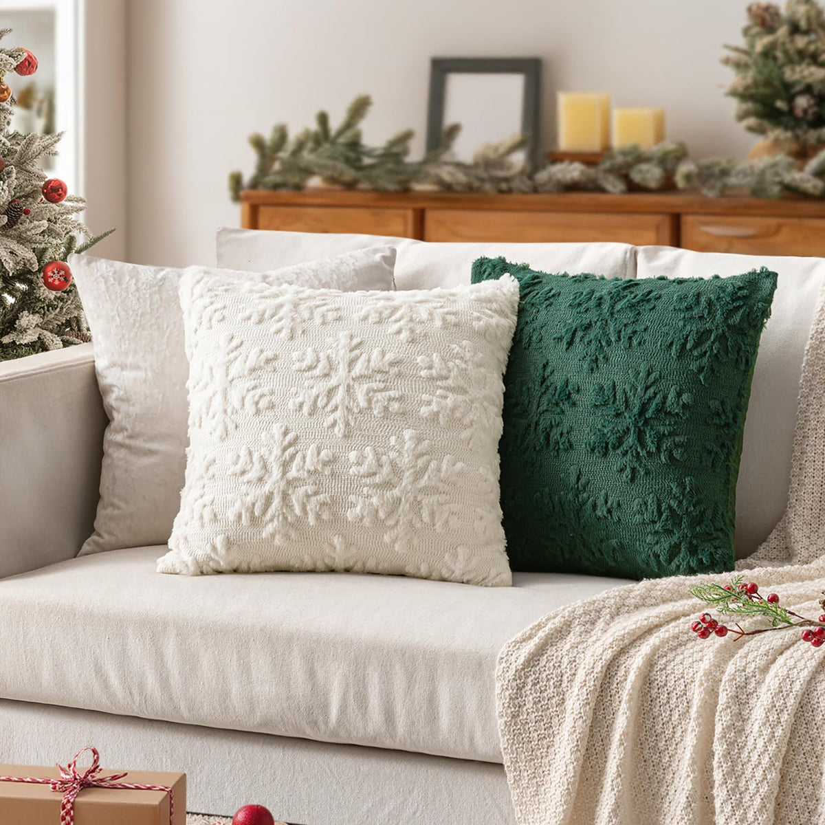 MIULEE Christmas Cream White Throw Pillow Covers Snowflakes Decorative 22×22 Inch Faux Wool Winter Festival Couch Pillow Covers Set of 2 Farmhouse Holiday Home Decors for Sofa Livingroom Bed