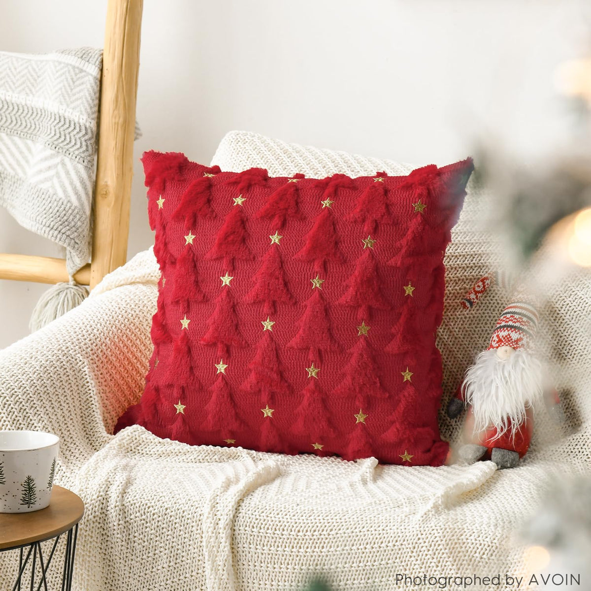 AVOIN colorlife Christmas Tree Star Red Throw Pillow Cover Set of 2, 18 x 18 Inch Soft Plush Faux Fur Jacquard Festivals Winter Cushion Case Decoration for Sofa Couch