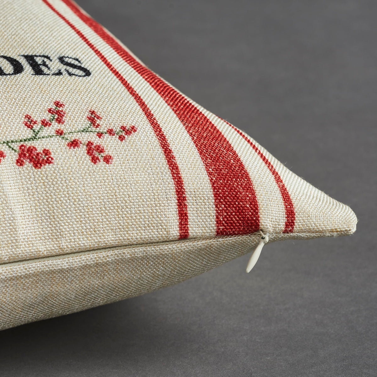 VHC Brands Reindeer Farm Pillow Cover Set of 2 20Lx20W, Decorative Christmas Throw Pillow Covers, Primitive Decor Perfect for Winter and Holiday Decorations