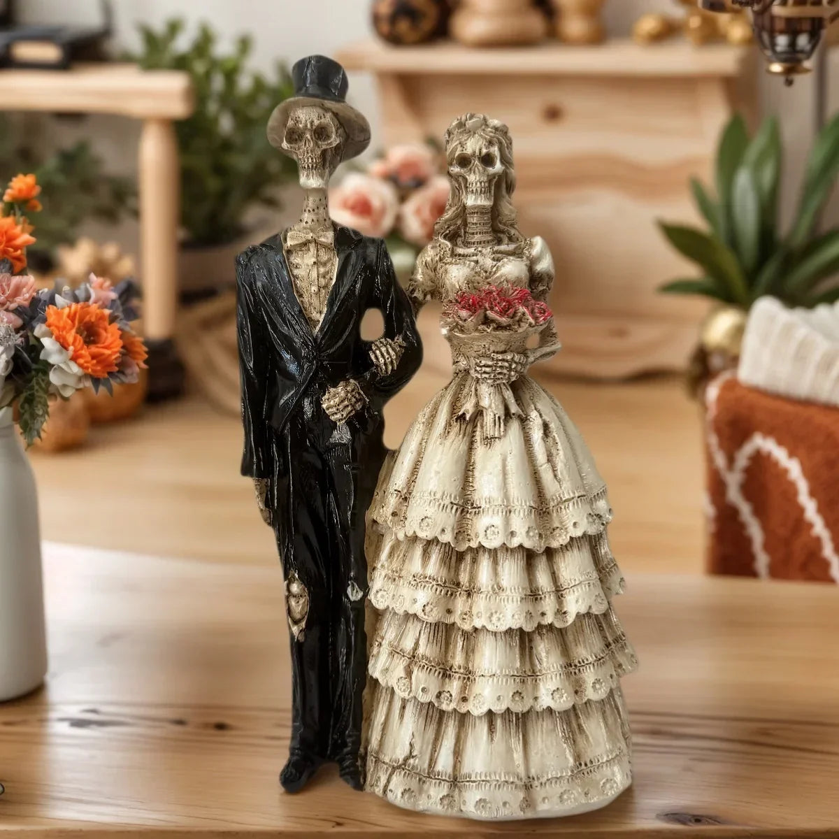 1 Halloween Couple Skeleton Statue Ornament, Vintage Wedding Dress Style, Home Desktop Party Decoration, Spooky and Romantic Atmosphere Item